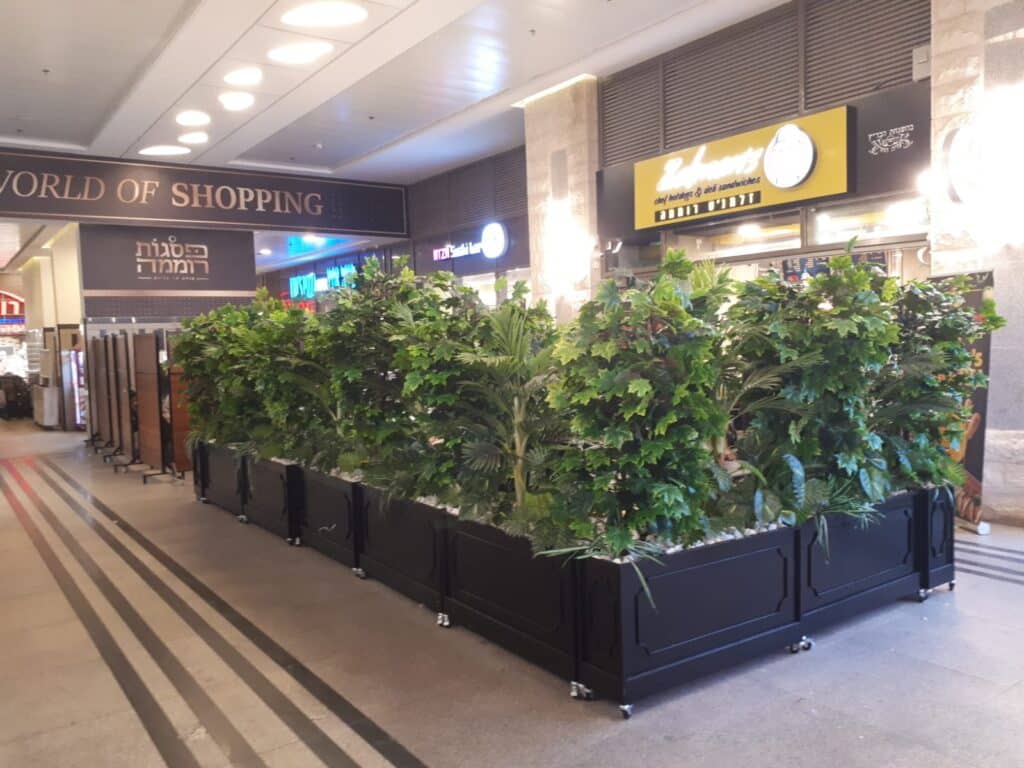 קירות ירוקים עמידים לשמש