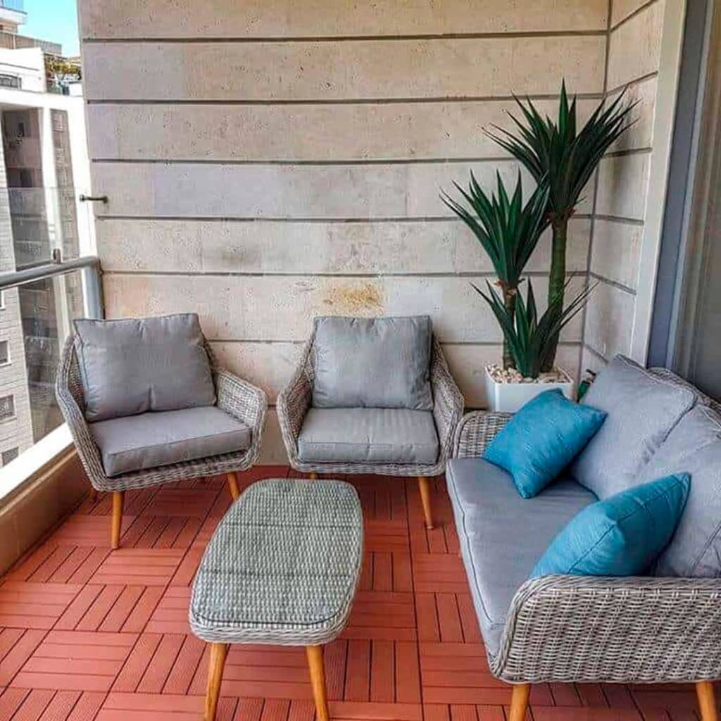 יוקה בכד לבן