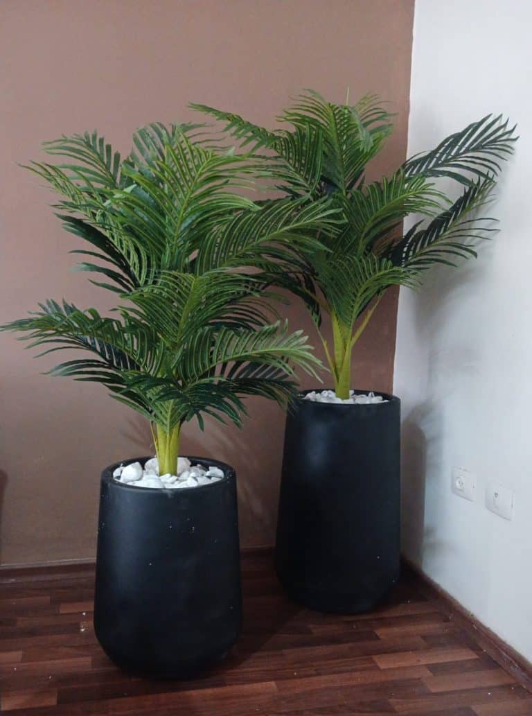 עצים מפלסטיק